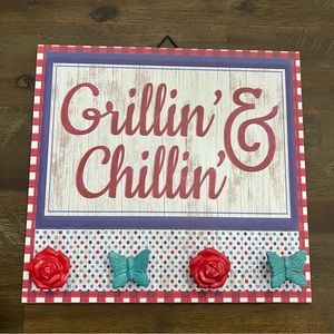✅ Summer “Grillin n Chillin” patriotic decor sign with rose & butterfly knobs